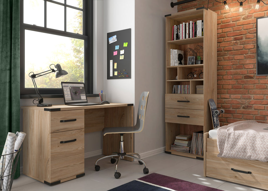 Lara — Bookcase