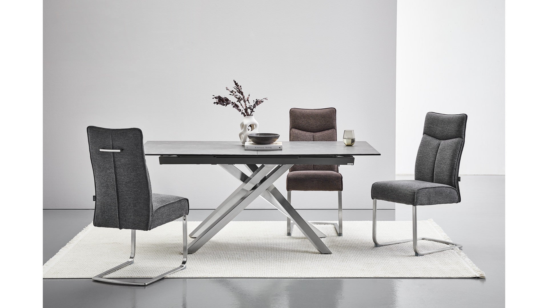 MIKADO dining table
