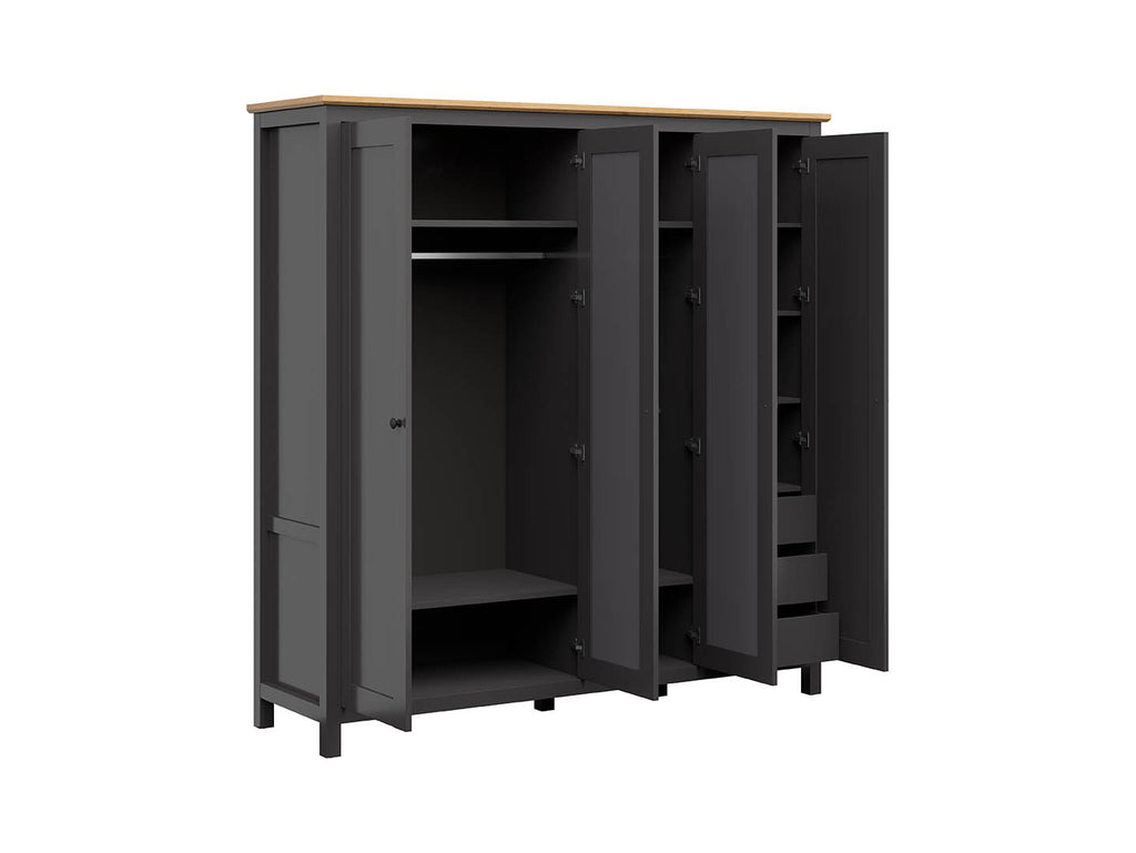 Hesen — Wardrobe