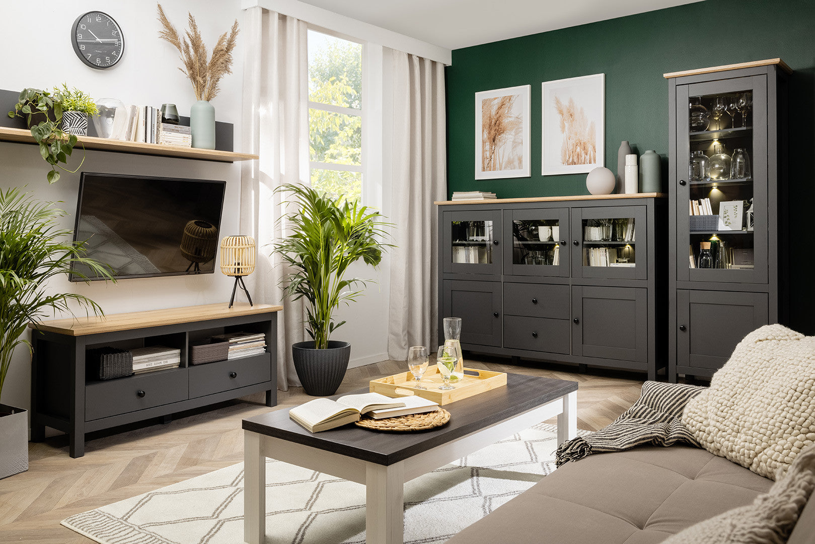 Hesen — TV cabinet